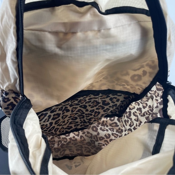 APL all purpose packable Backpack Lightweight Leopard Print beige - Picture 2 of 3